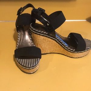 Charles David wedge heals